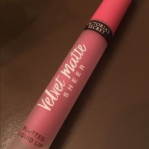 Victoria’s Secret Velvet Matte Liquid Lipstick